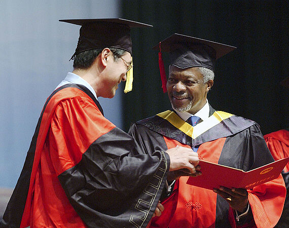 Kofi Annan erhält den Ehrendoktortitel